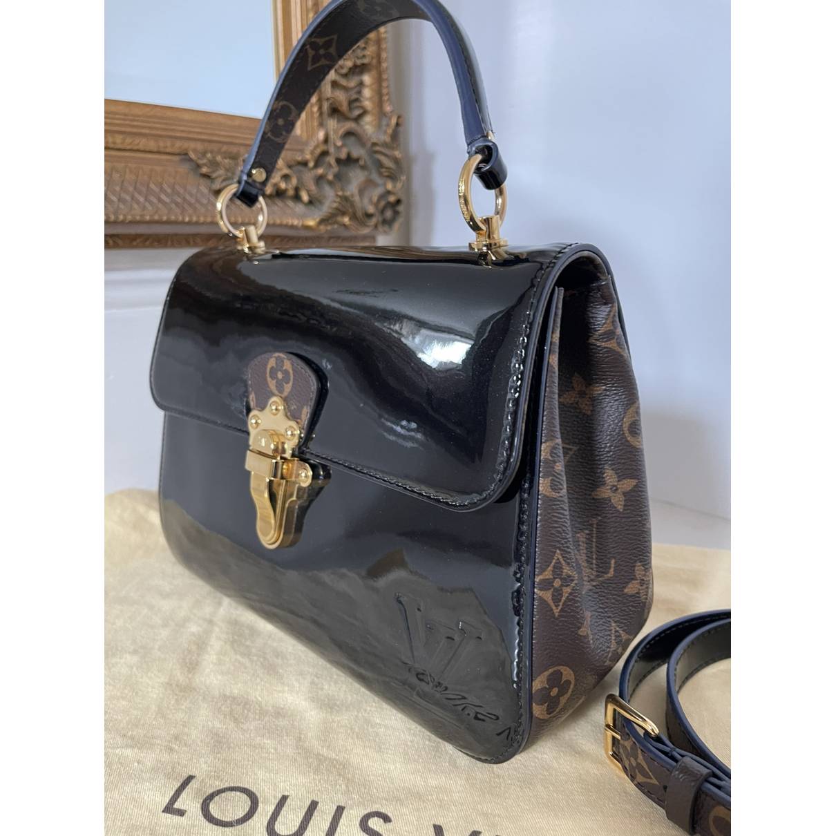 Cherrywood patent leather handbag Louis Vuitton Black in Patent leather -  14686746