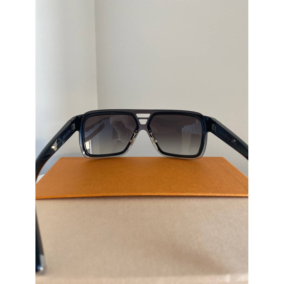 Sunglasses Louis Vuitton Black in Plastic - 20126449