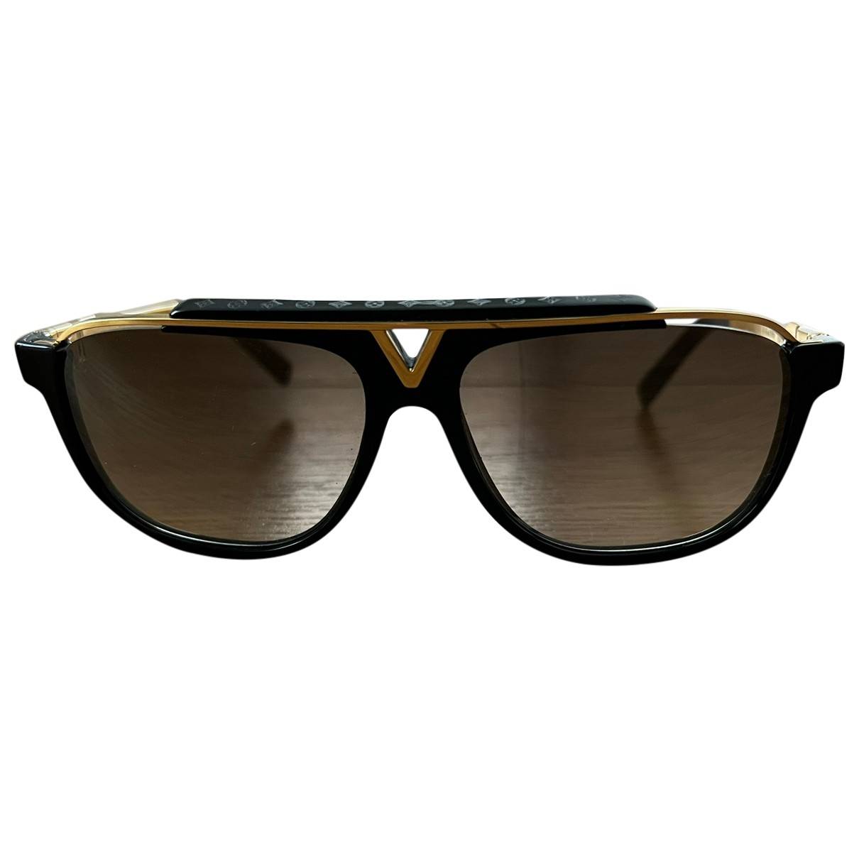 Sunglasses Louis Vuitton Black in Plastic - 30145866