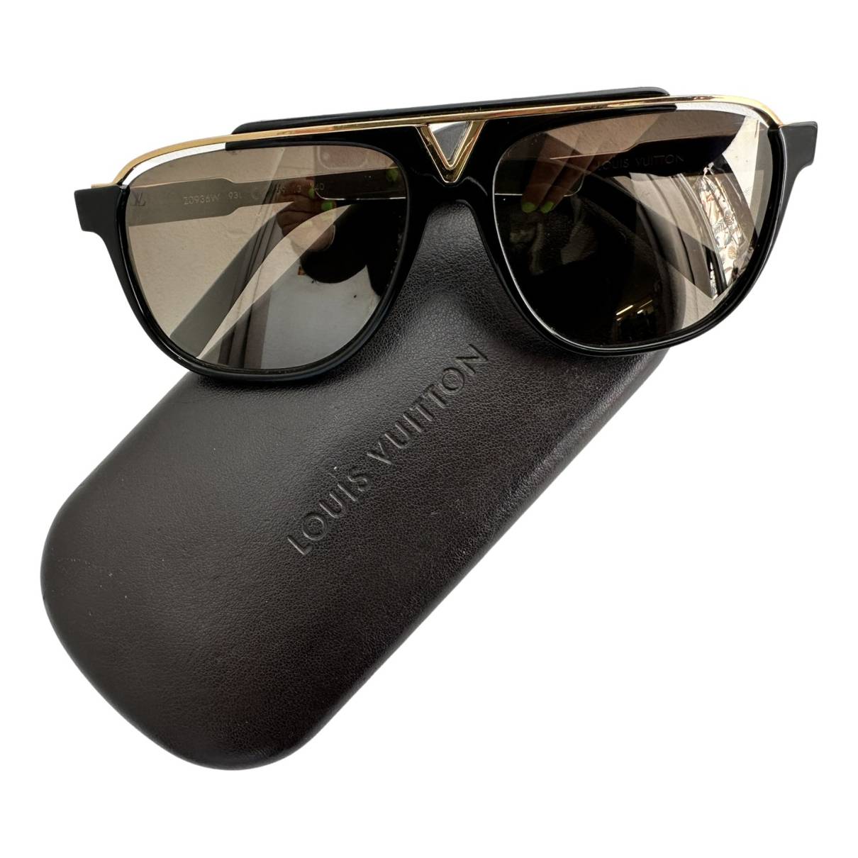 Sunglasses Louis Vuitton Black in Plastic - 32956452