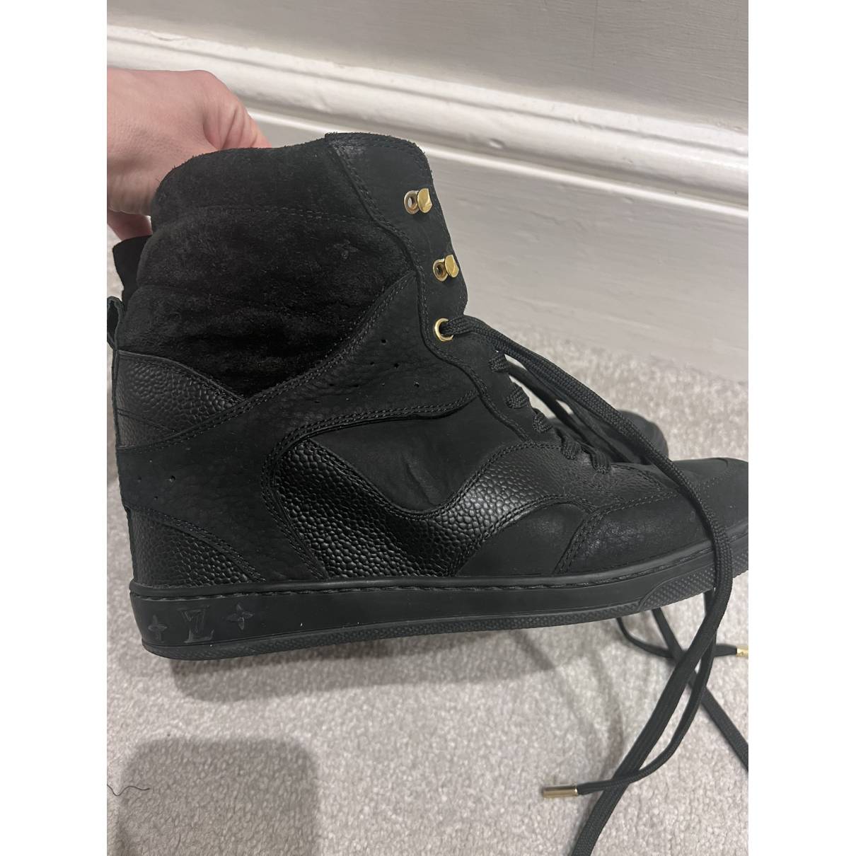 Louis Vuitton - Authenticated Trainer - Suede Black for Women, Very Good Condition