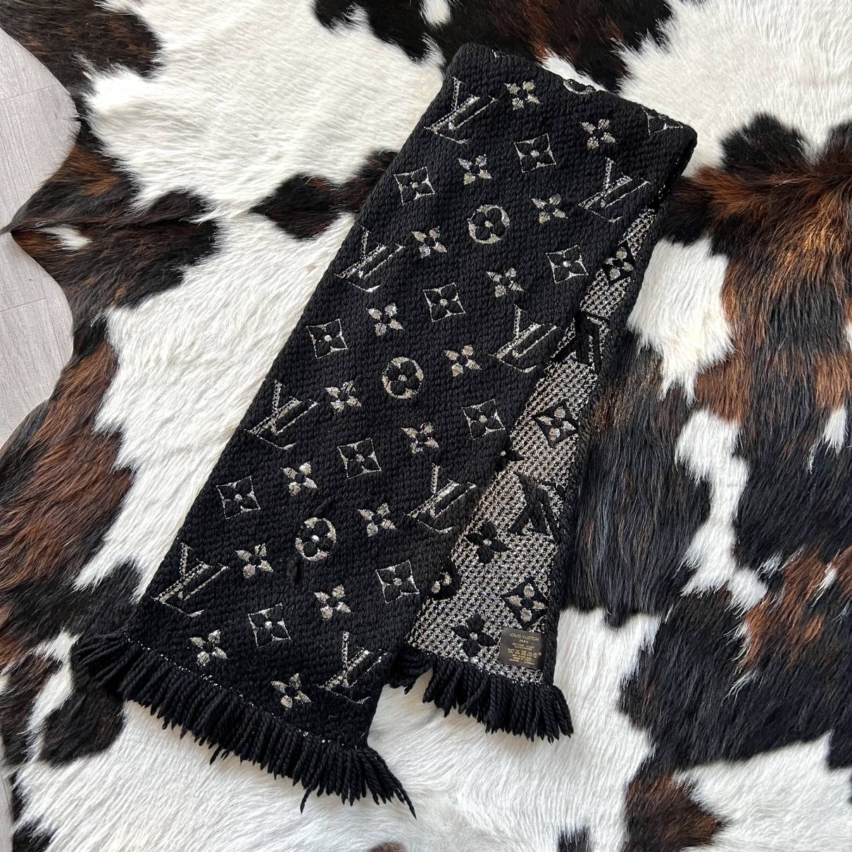 Louis Vuitton Black/Multicolor Wool/Silk Logomania Scarf - Yoogi's
