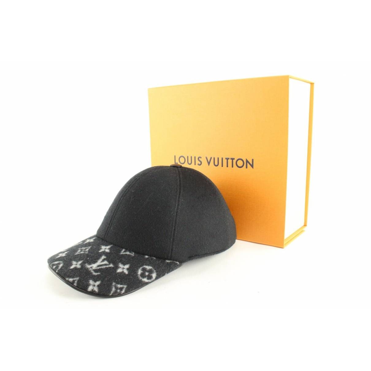 Louis Vuitton - Authenticated Hat - Cotton Black Plain for Men, Never Worn, with Tag