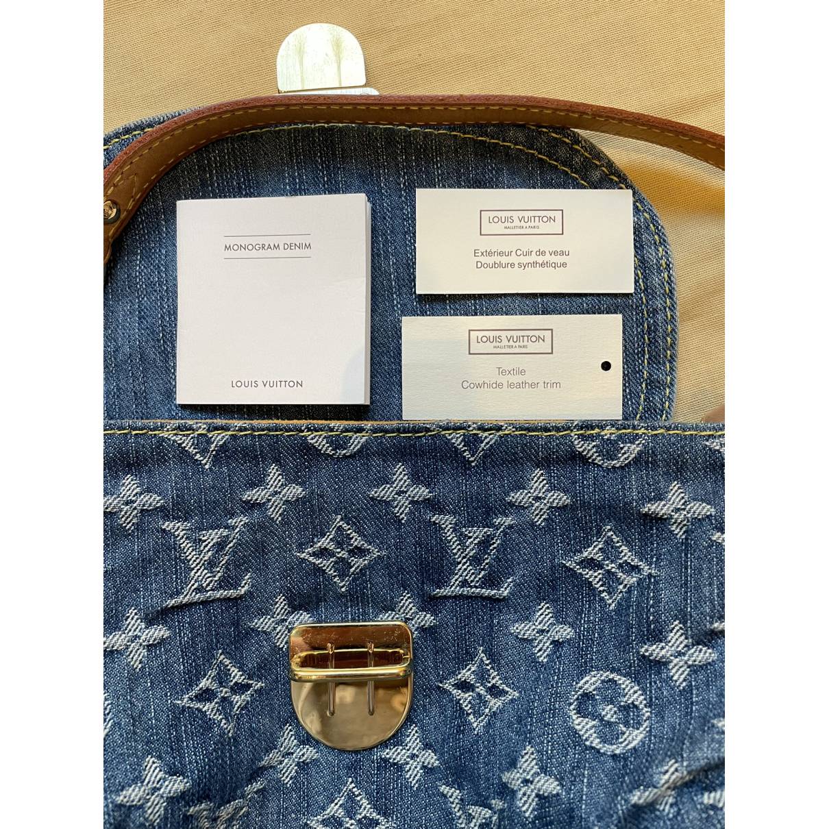 Pleaty handbag Louis Vuitton Blue in Denim - Jeans - 30287541