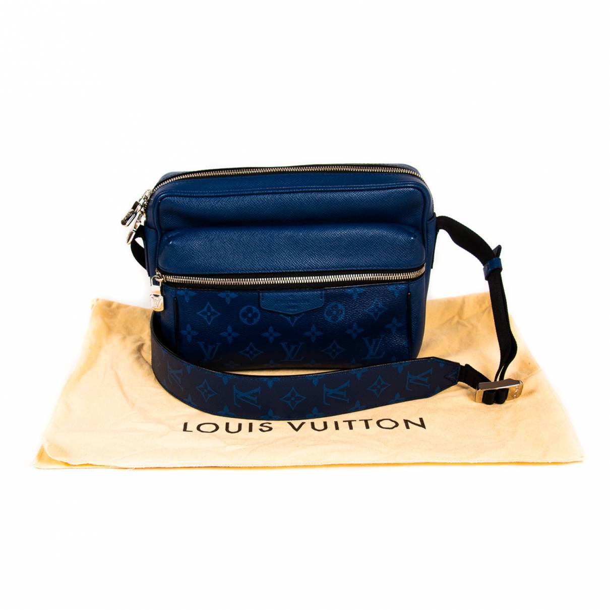 Leather bag Louis Vuitton Blue in Leather - 10857415