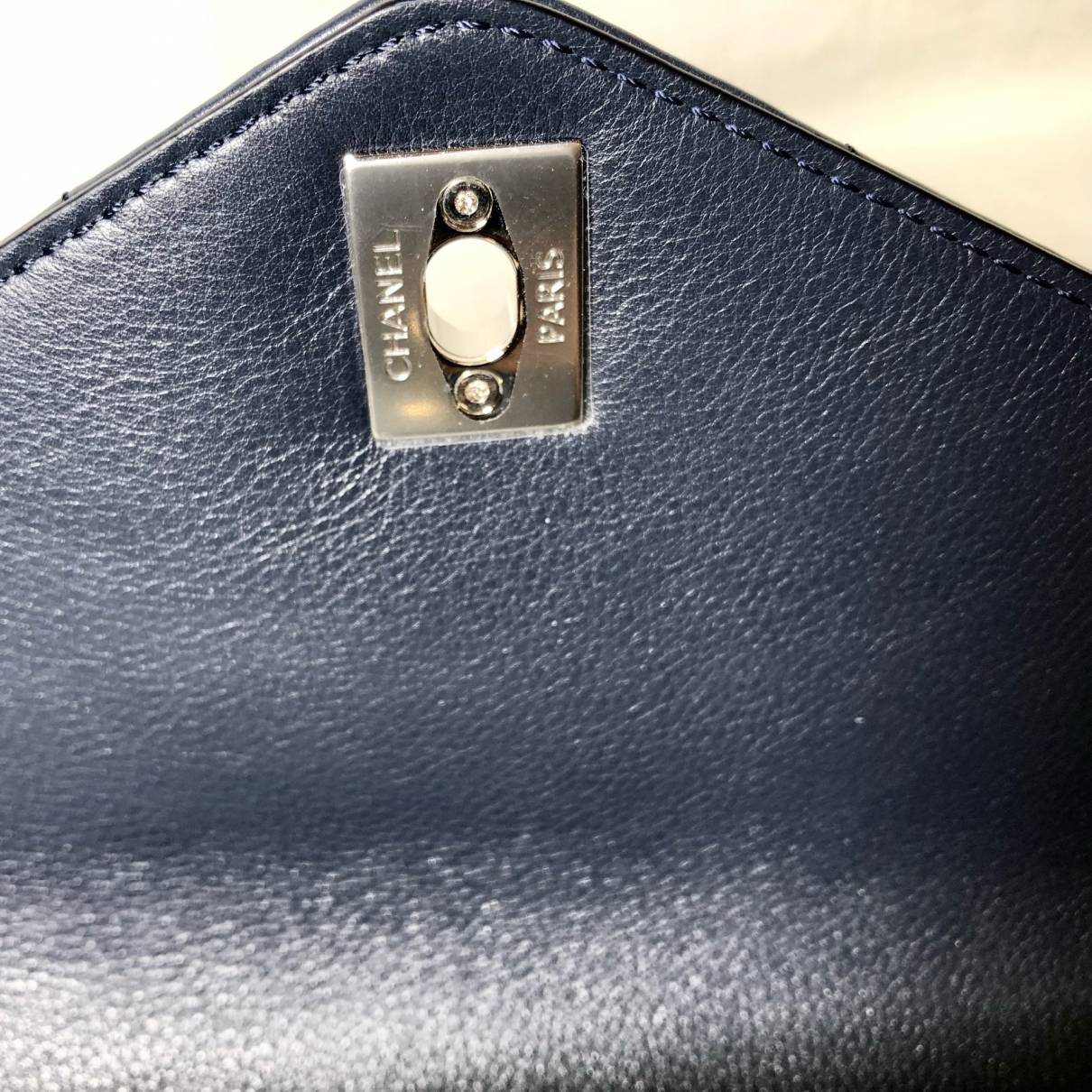 Trendy CC leather handbag Chanel