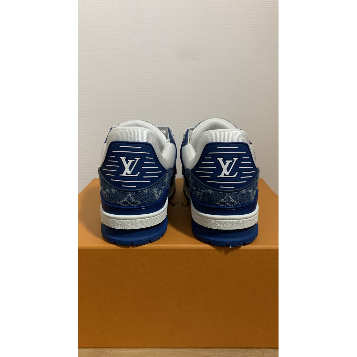 Lv trainer leather low trainers Louis Vuitton Blue size 9 UK in Leather -  32228666