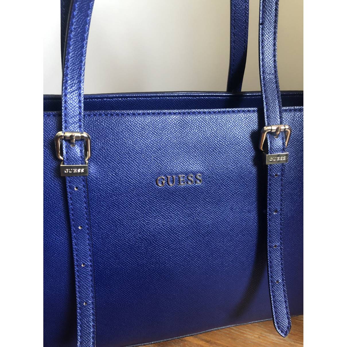 Guess - Authenticated Handbag - Blue Plain for Women, Very Good Condition