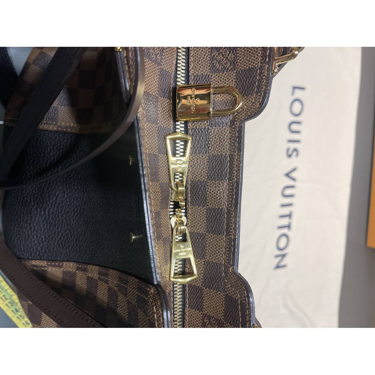 Borsa a tracolla Louis Vuitton Olav modello piccolo in tela a scacchi  marrone e pelle marrone, RvceShops Revival