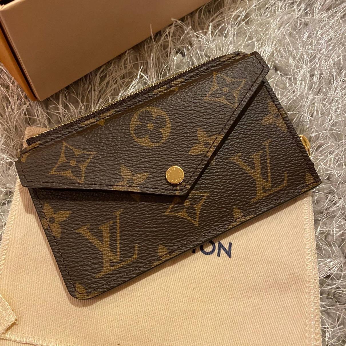 Lockme cloth wallet Louis Vuitton Brown in Cloth - 24978598