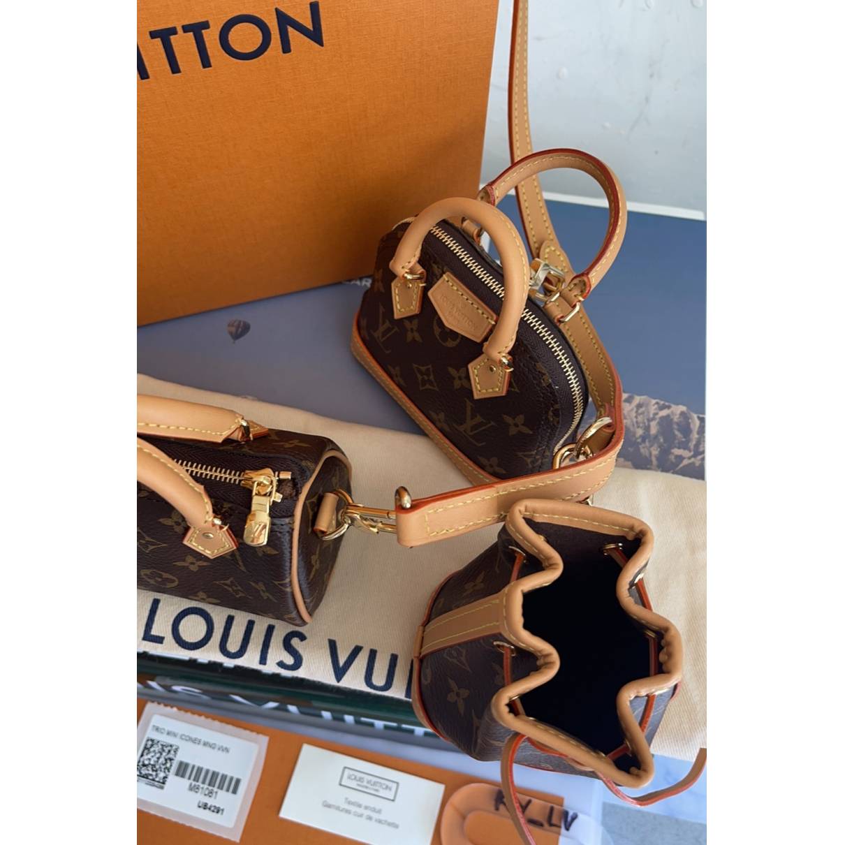 Louis Vuitton Manhattan Dark brown Leather Cloth ref.64699 - Joli Closet