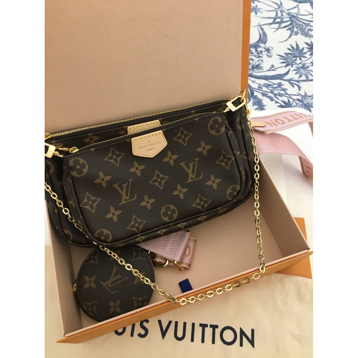 Pochette accessoire cloth handbag Louis Vuitton Brown in Cloth - 25250702