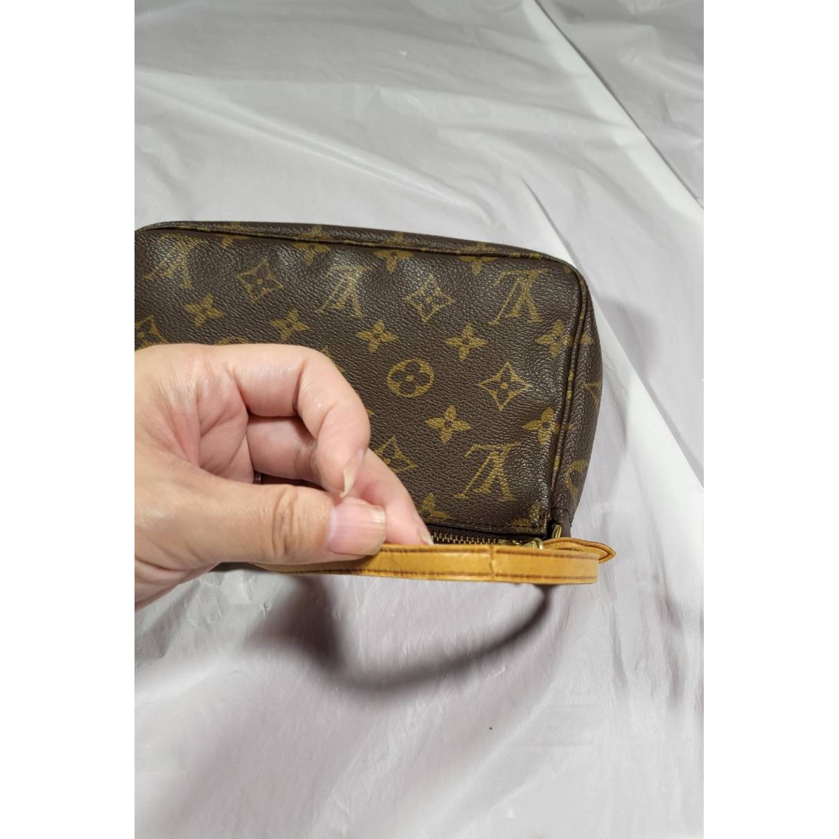 Pochette accessoire cloth handbag Louis Vuitton Brown in Cloth - 16316428