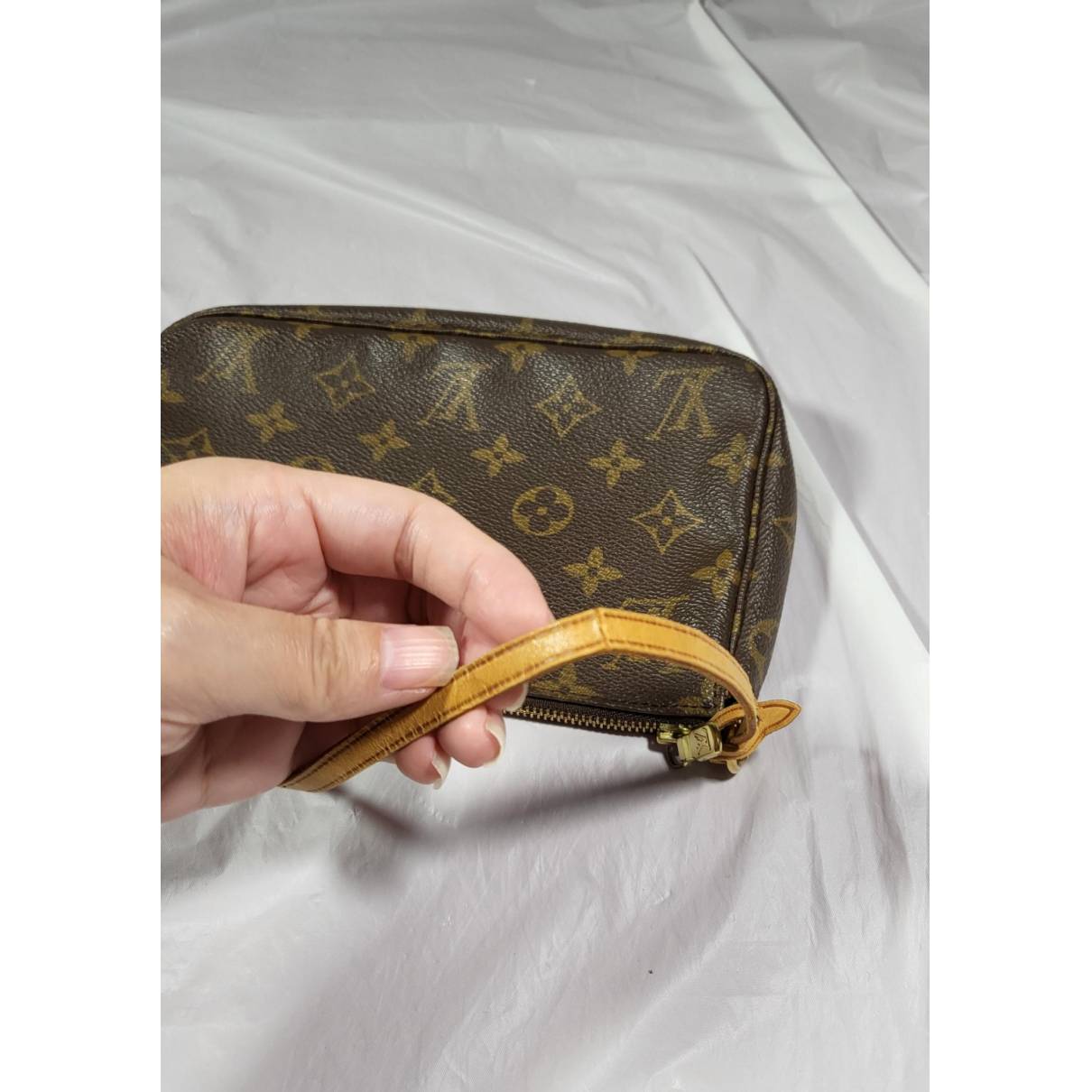 President cloth satchel Louis Vuitton Brown in Cloth - 11746312