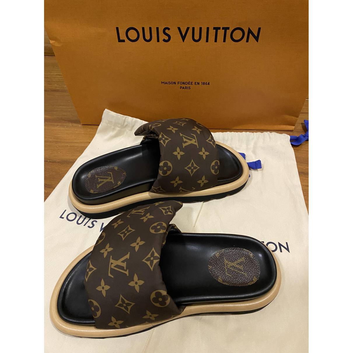 Pool pillow mules Louis Vuitton Brown size 40 EU in Polyester - 35350291
