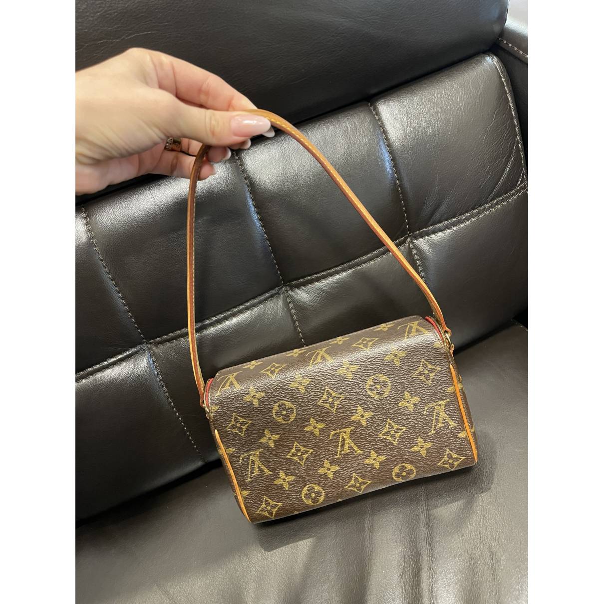 Recital handbag Louis Vuitton Brown in Synthetic - 37710416