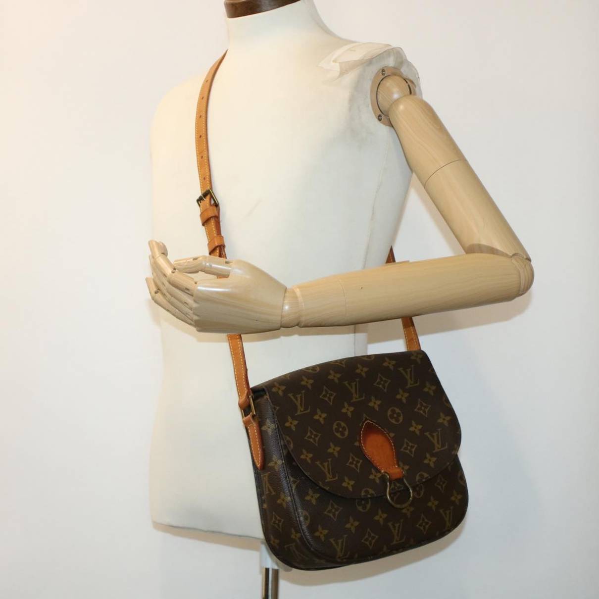 Saint cloud cloth handbag Louis Vuitton Brown in Cloth - 35890914