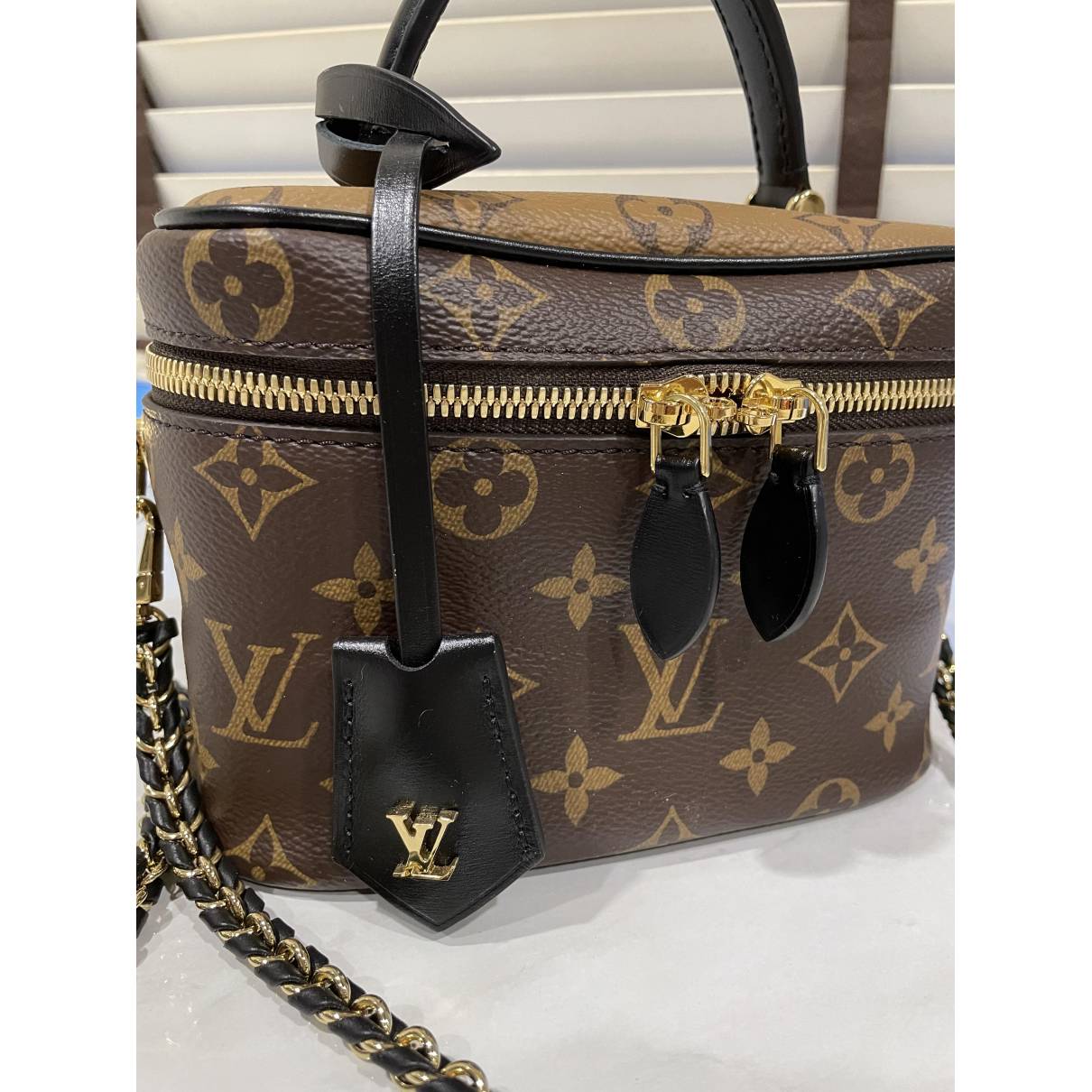 Vanity cloth handbag Louis Vuitton Brown in Cloth - 16879832