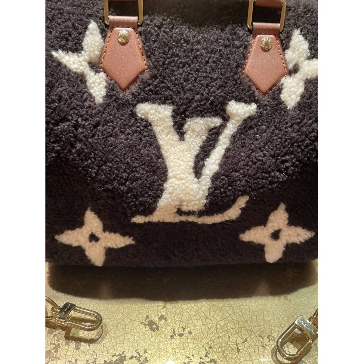 Speedy Louis Vuitton Handbag  Buy or Sell your LV handbags - Vestiaire  Collective