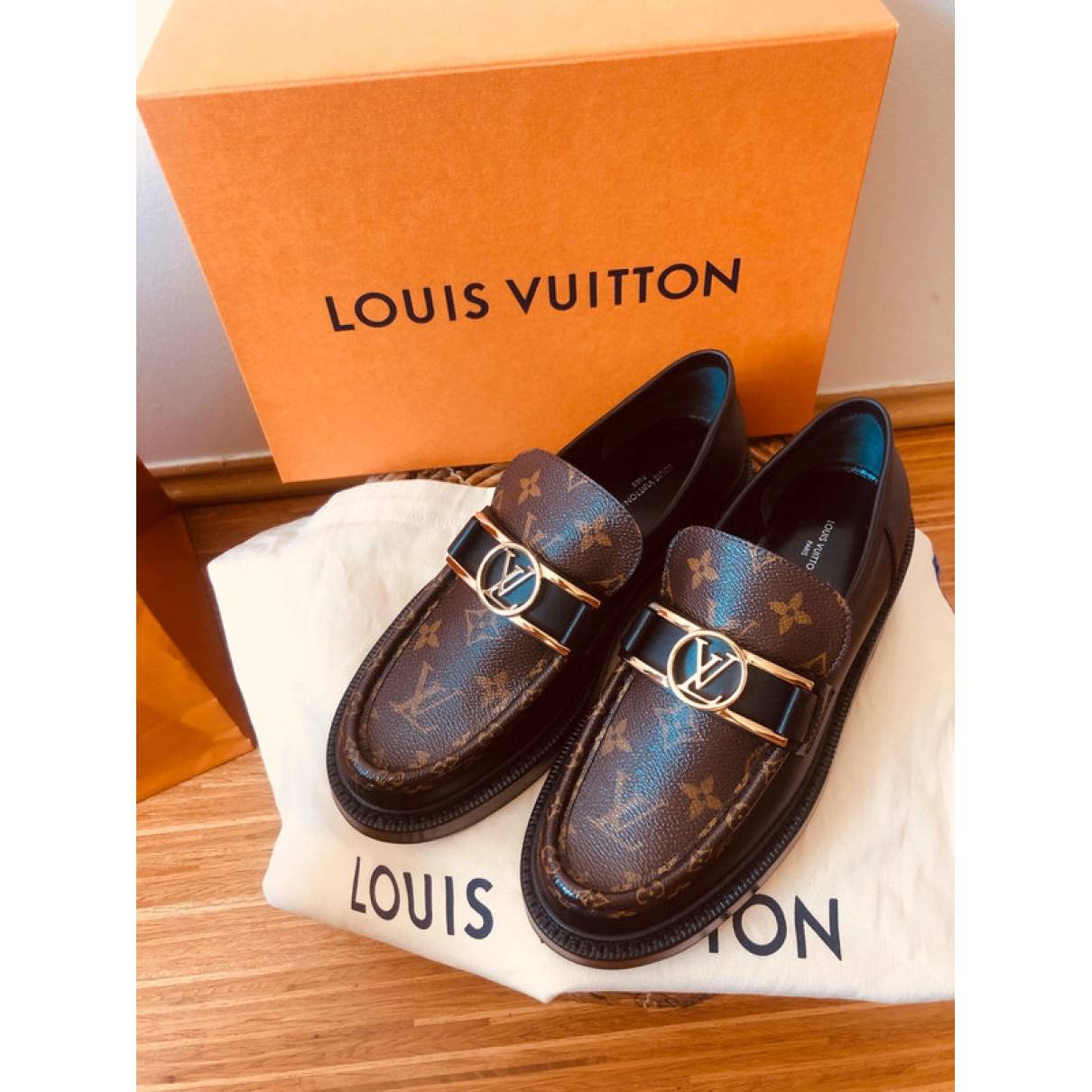 Louis Vuitton Academy Flat Loafer BLACK. Size 41.0