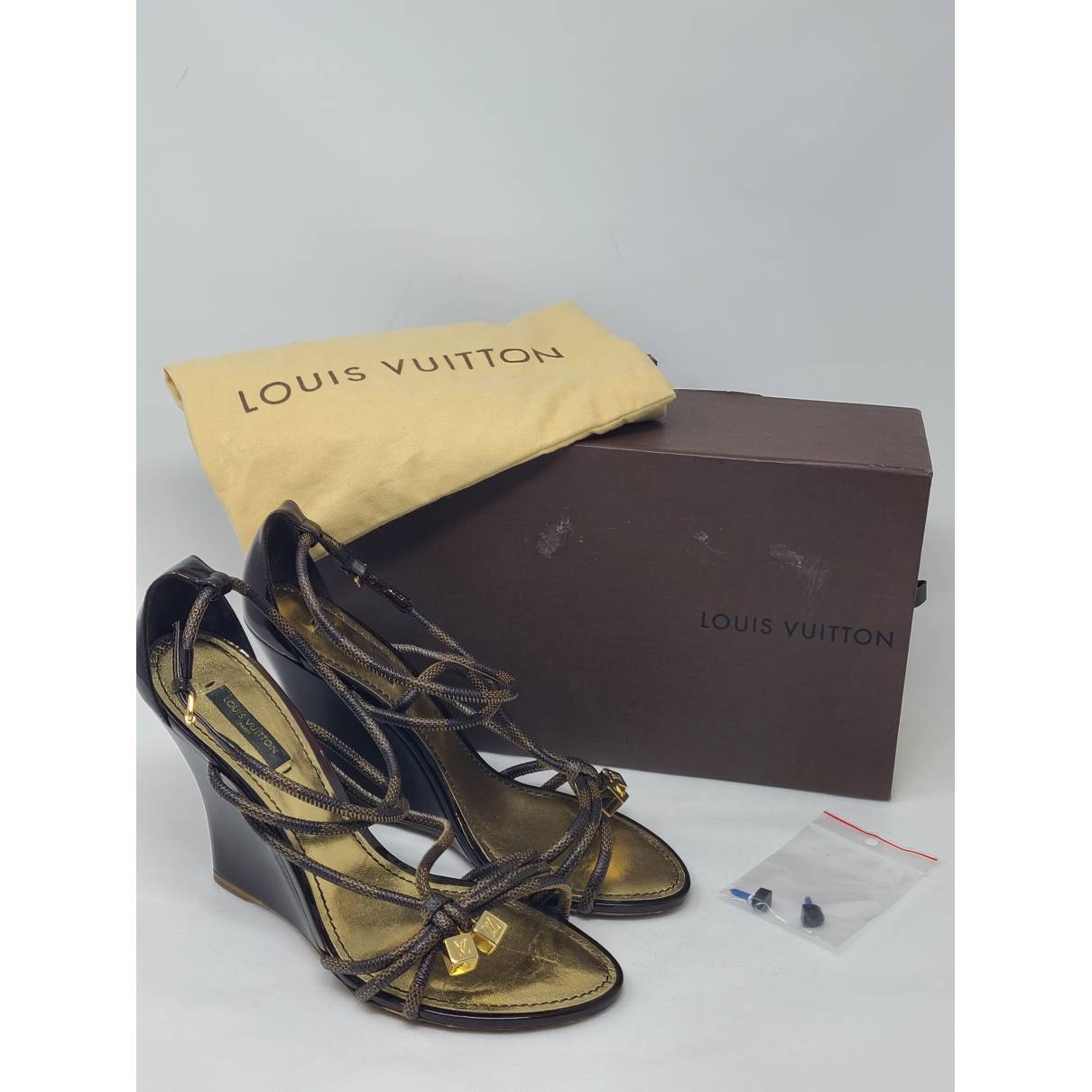 Louis Vuitton - Authenticated Bom Dia Sandal - Leather Brown Abstract for Women, Very Good Condition