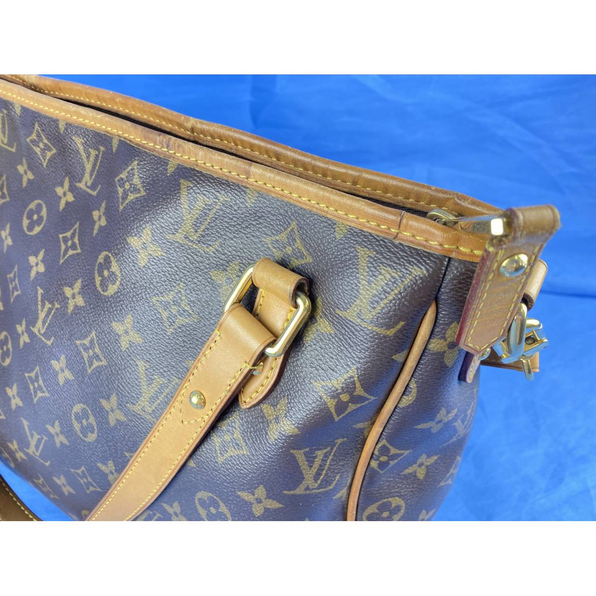 Estrela leather crossbody bag Louis Vuitton Brown in Leather