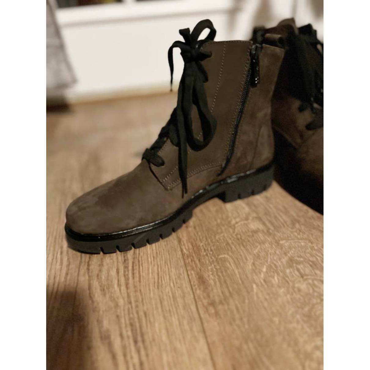 Leather boots Lexxola