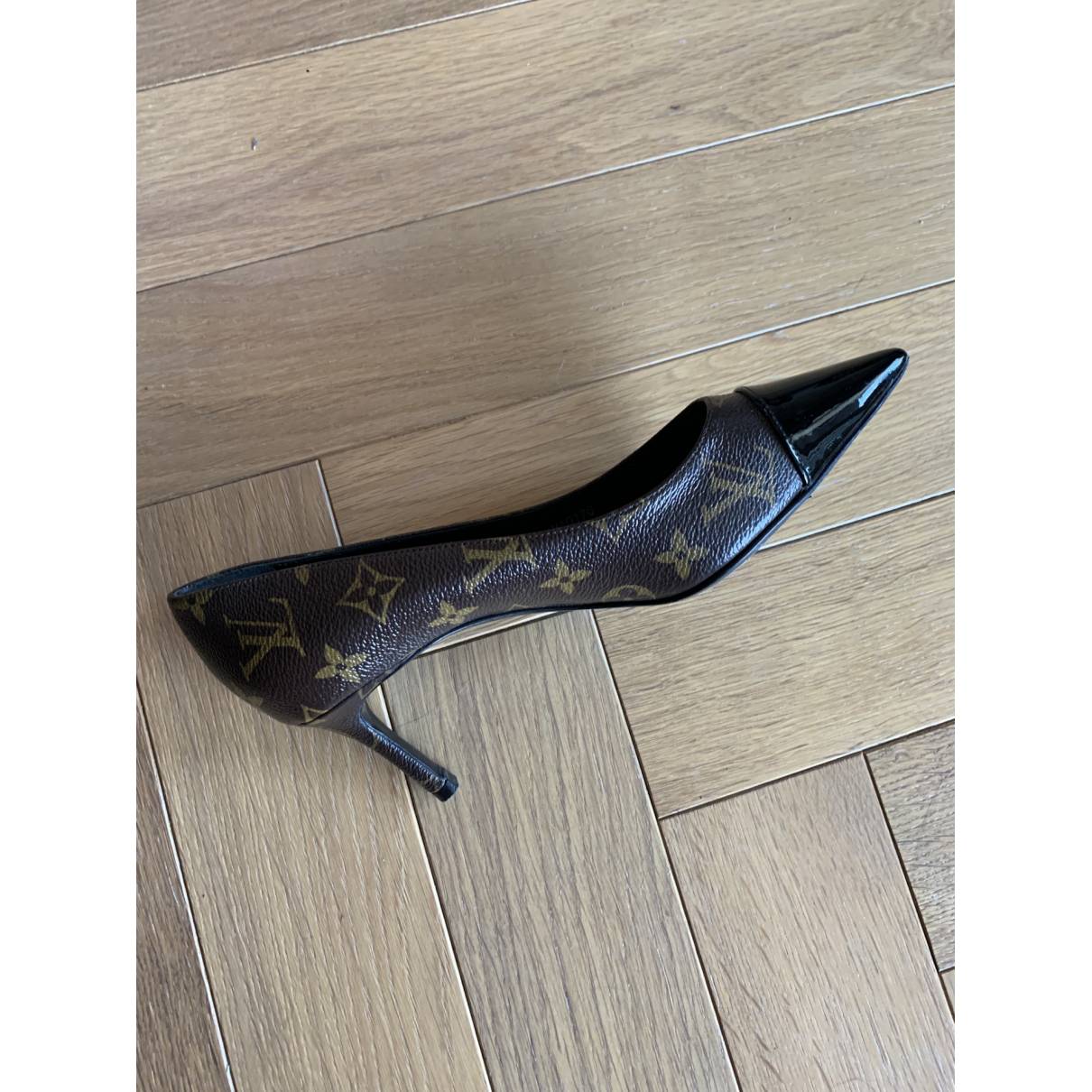 Leather heels Louis Vuitton Brown size 38 EU in Leather - 34638535