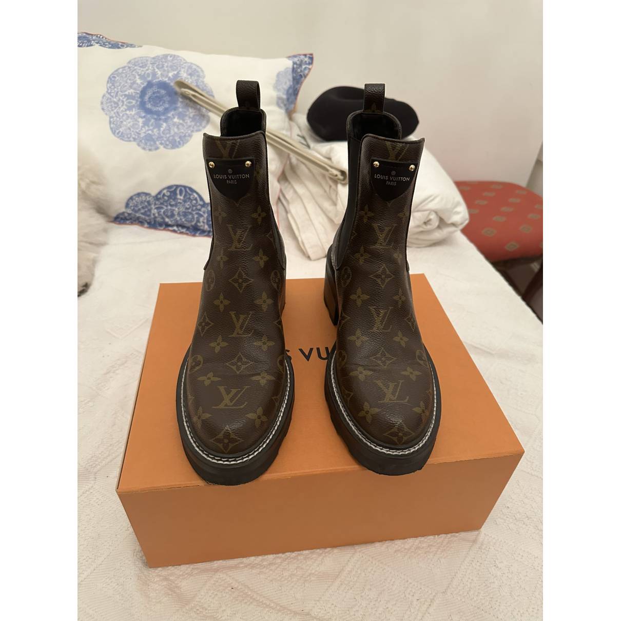 leather louis vuitton chelsea boots