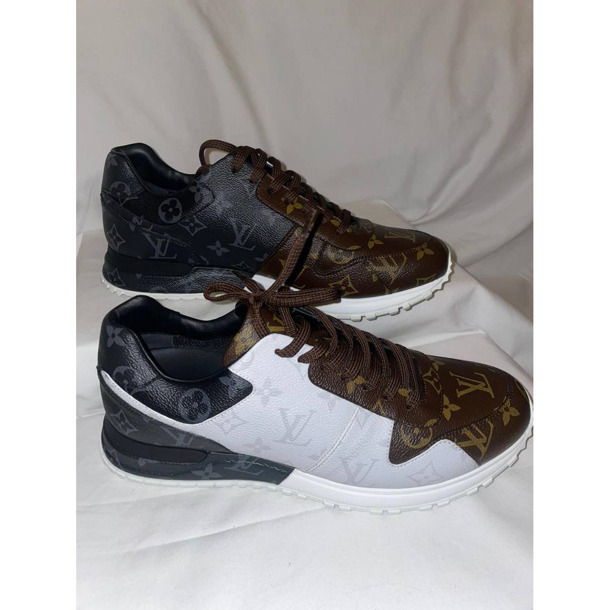 lv trainer leather low trainers
