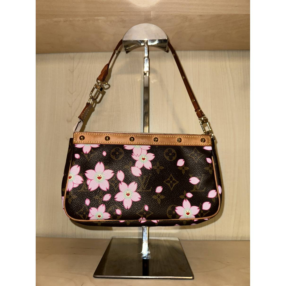louis vuitton small purse with pink strap