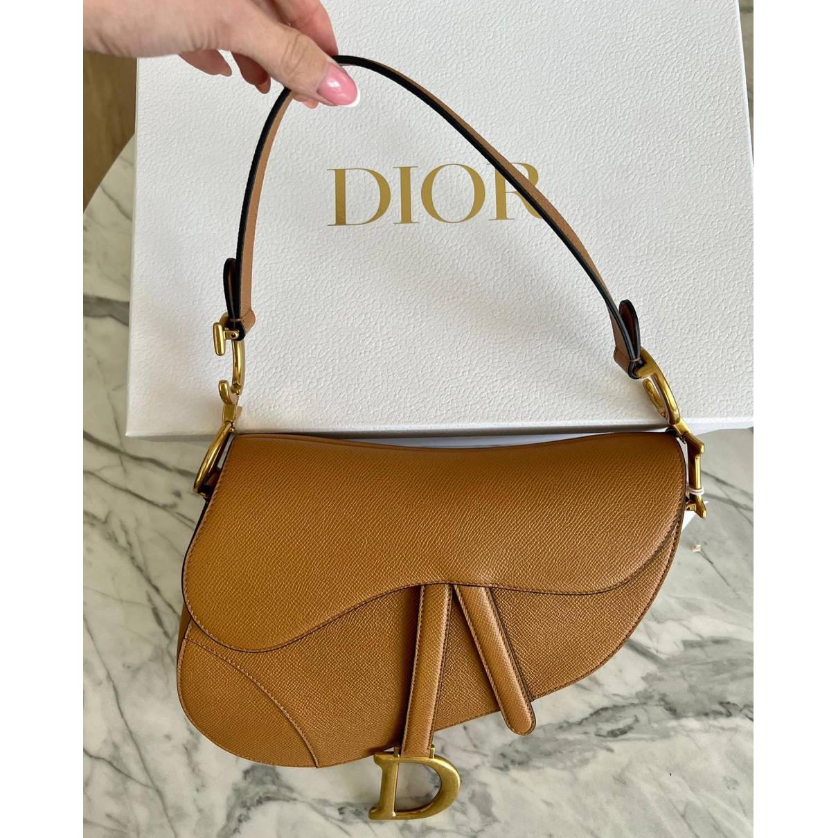 Saddle leather handbag Dior Brown in Leather - 23521424