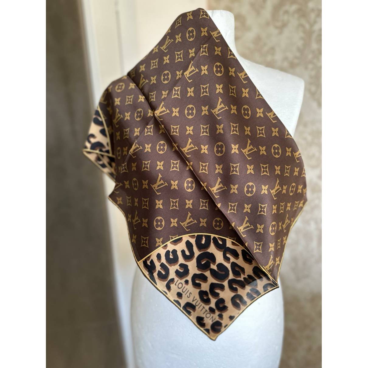 Louis Vuitton - Authenticated Scarf - Silk Brown for Women, Never Worn