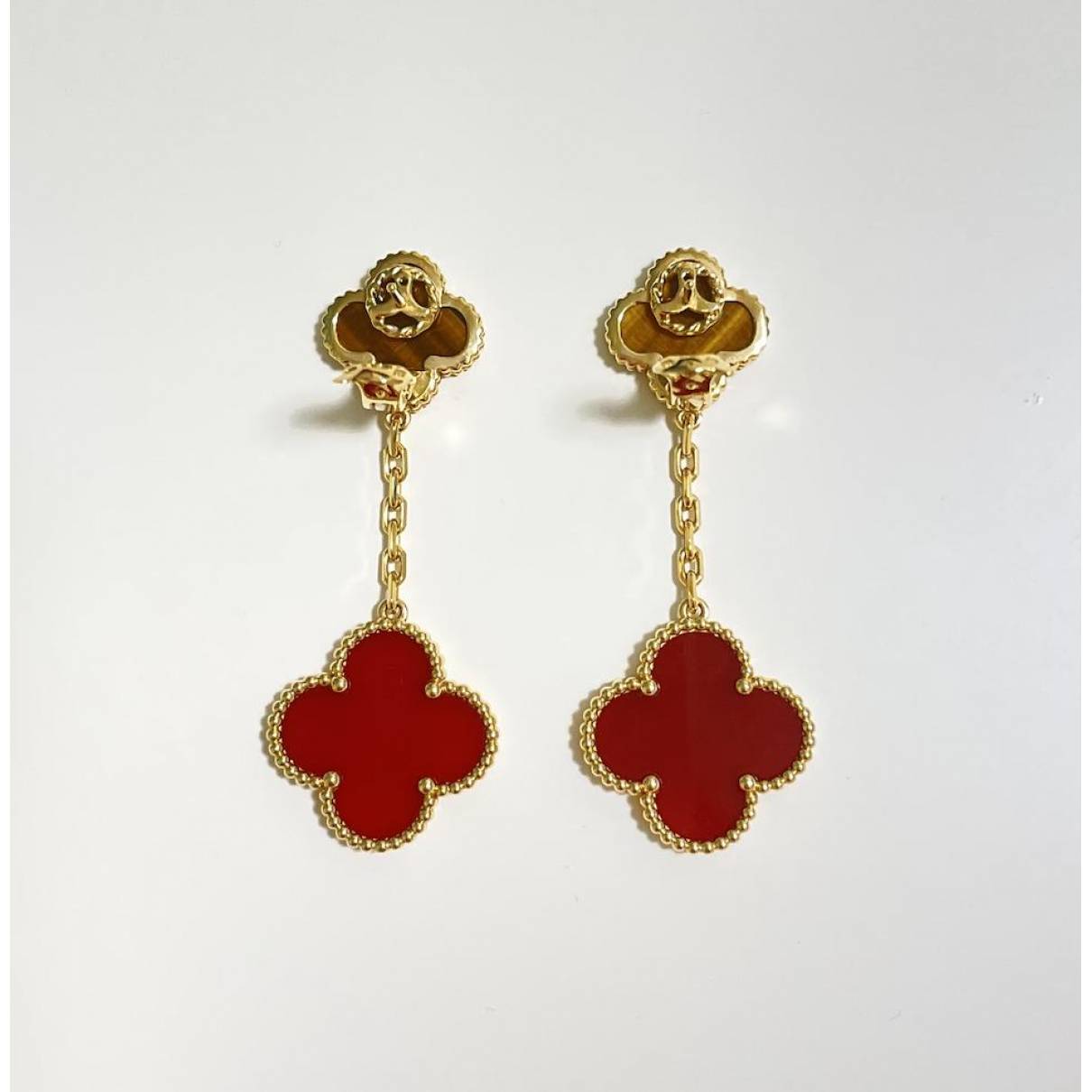 Van Cleef & Arpels Magic Alhambra 【Van Cleef&Arpels】Magic Alhambra earrings  VCARA43700