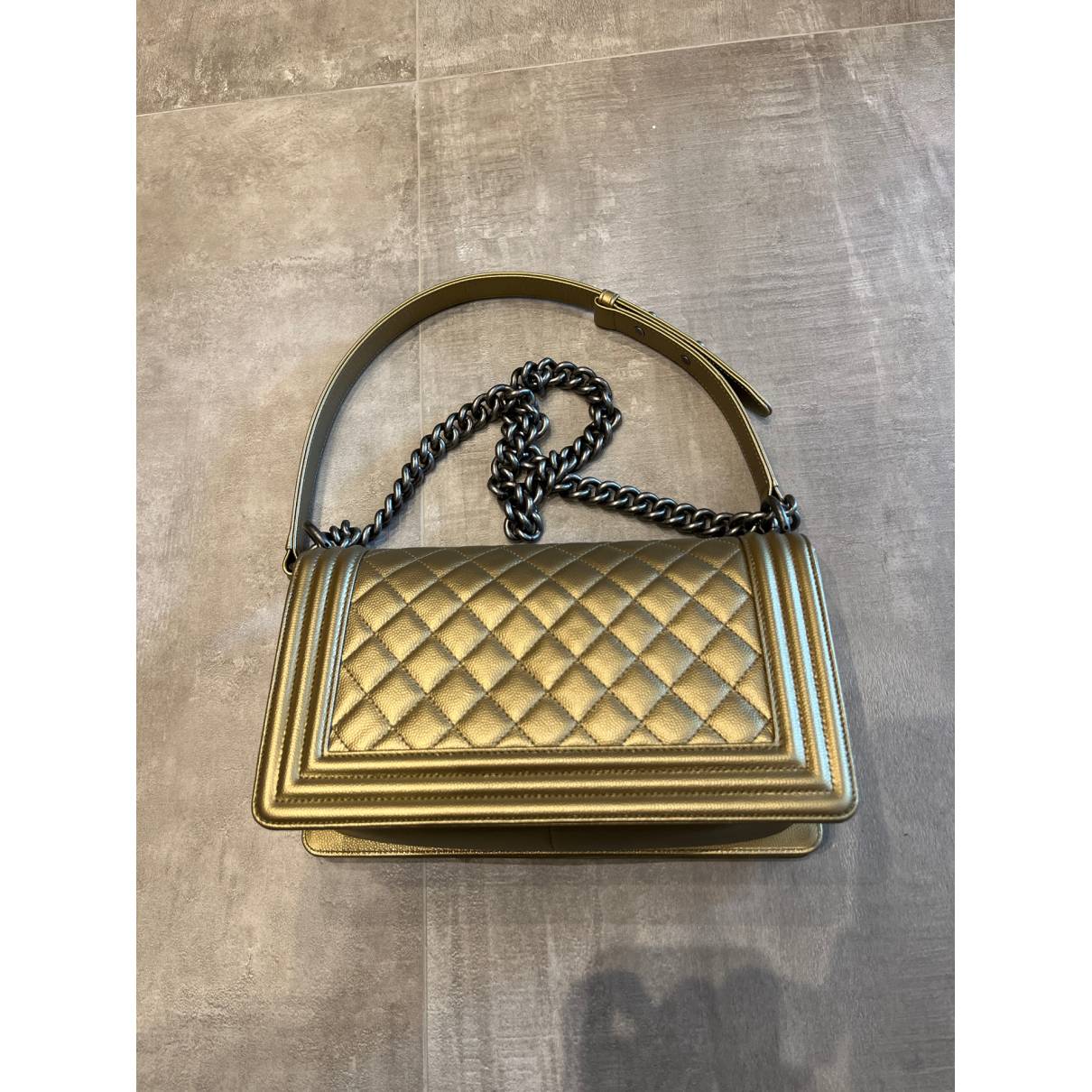 Boy leather handbag Chanel Gold in Leather - 22769278