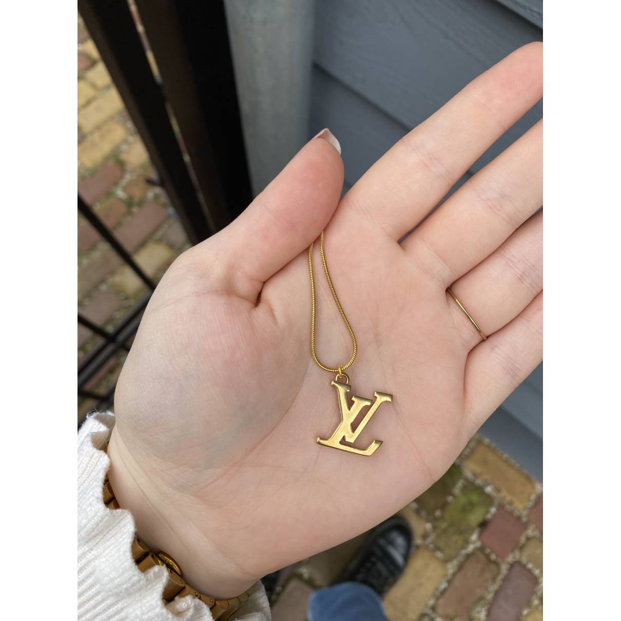 lv necklaces for women