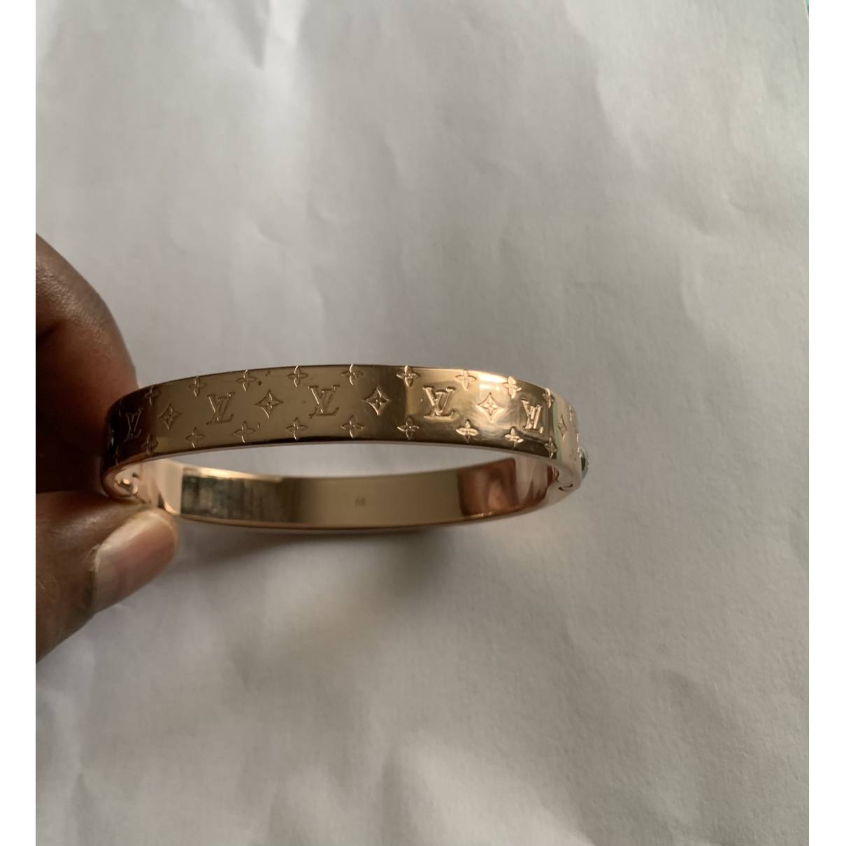 Louis Vuitton Nanogram Cuff Gold Metal. Size S