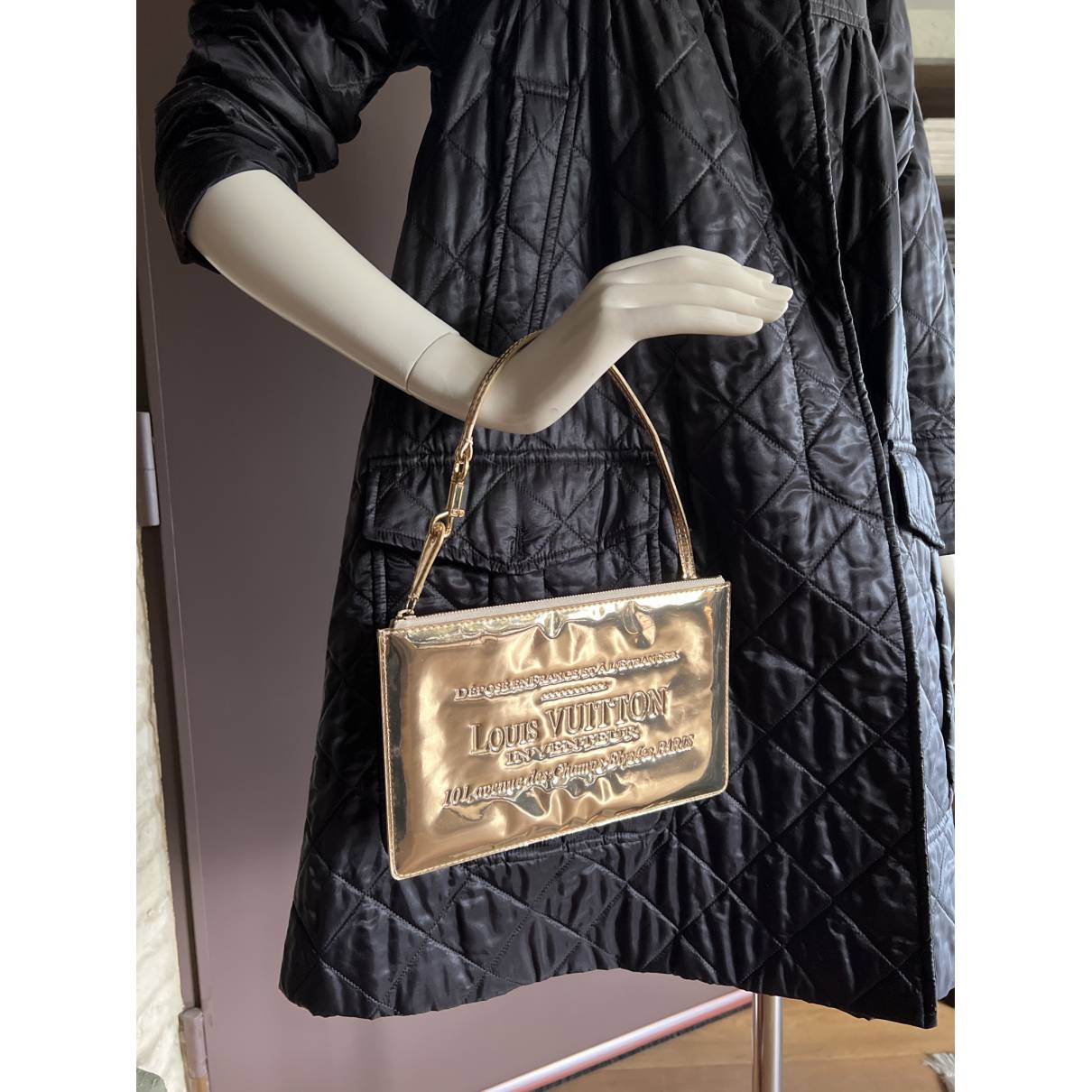 Louis Vuitton - Authenticated Handbag - Patent Leather Gold Plain for Women, Very Good Condition