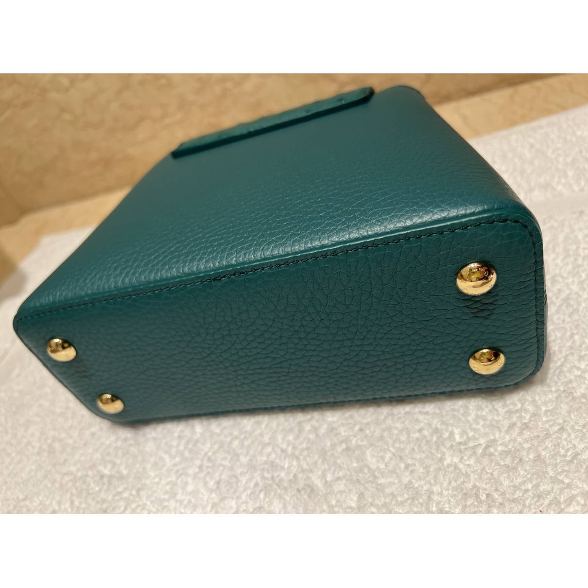 Louis Vuitton 2020 Ostrich Capucines BB w/ Strap - Green Crossbody Bags,  Handbags - LOU770814
