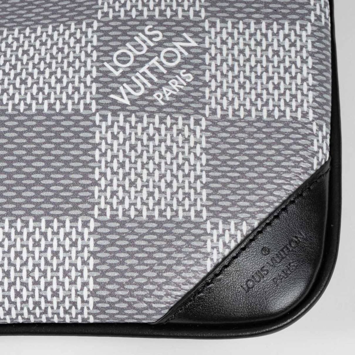 Trio messenger cloth bag Louis Vuitton Grey in Cloth - 35120699