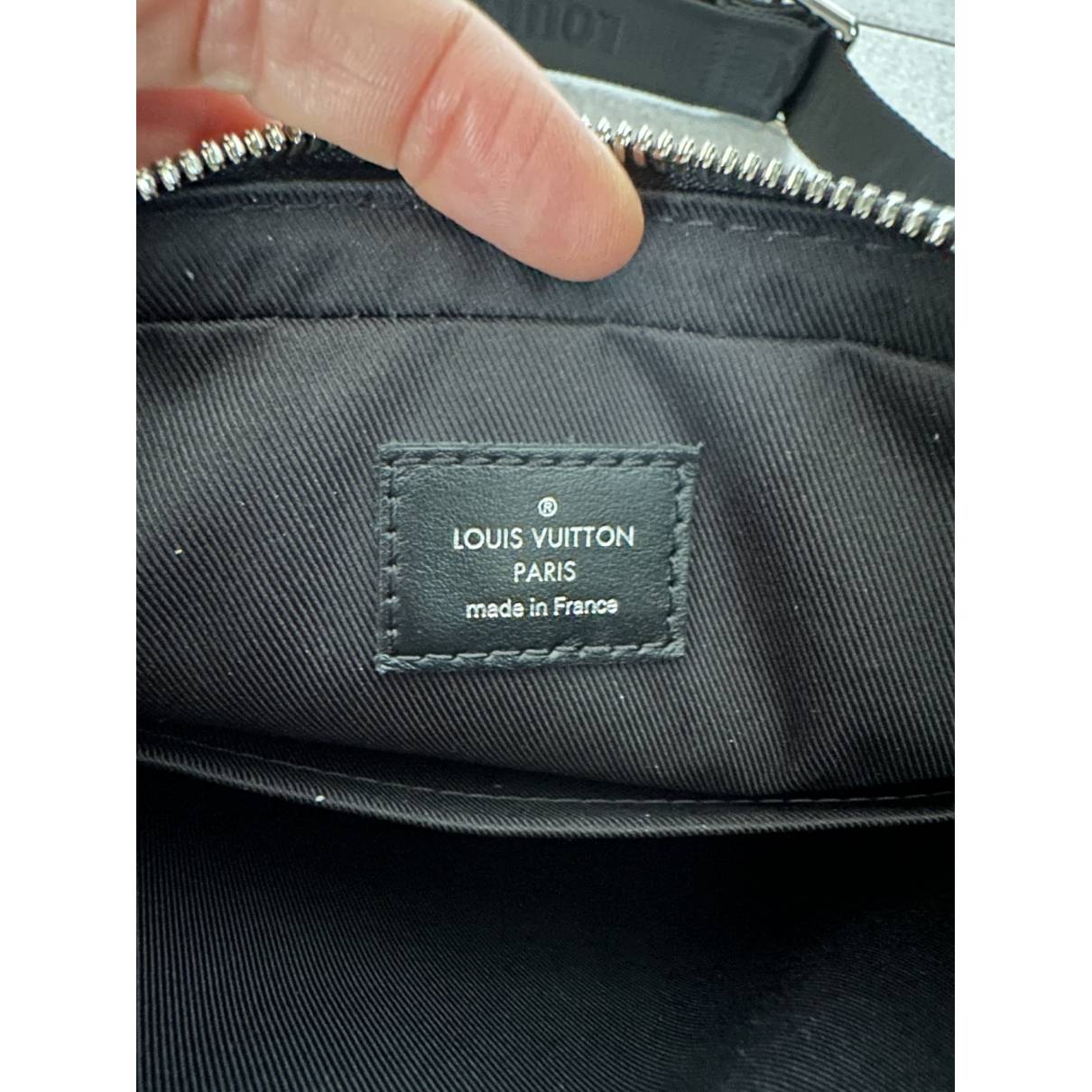 Trio messenger cloth bag Louis Vuitton Grey in Cloth - 27341614