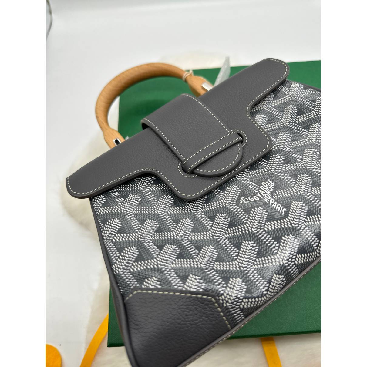 Saïgon leather handbag Goyard Grey in Leather - 32113546