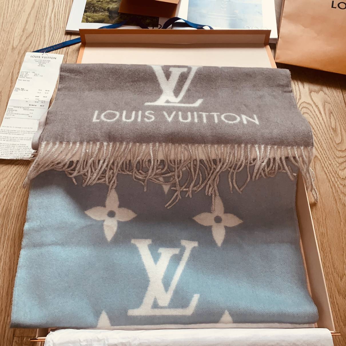 Louis Vuitton Reykjavik Scarf – STYLISHTOP
