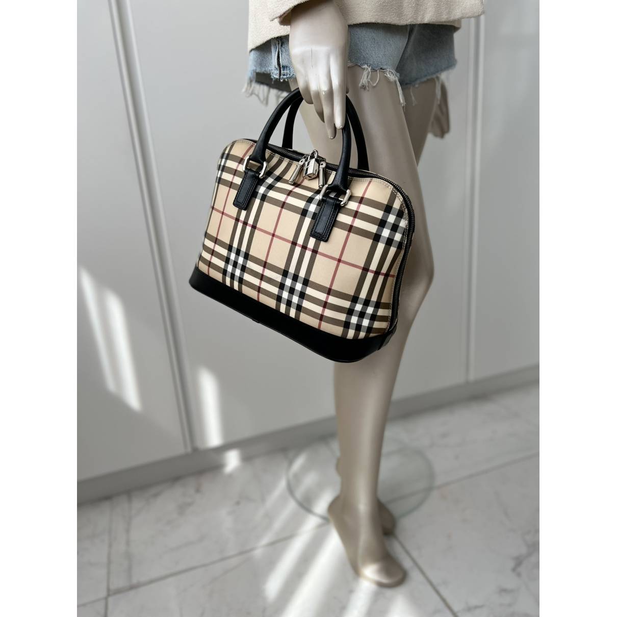 Cloth handbag Burberry Multicolour in Cloth - 21415717