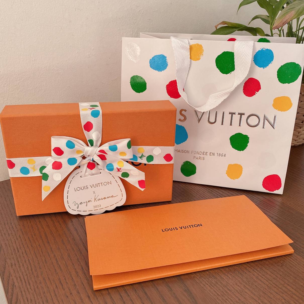 Cloth handbag Louis Vuitton x Yayoi Kusama Multicolour in Cloth - 31134037