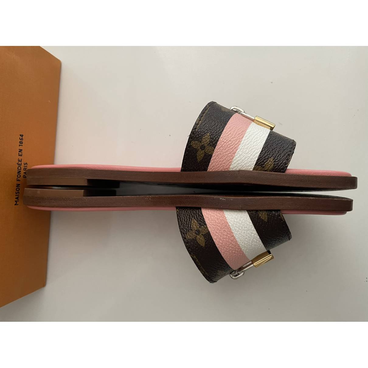 Louis Vuitton - Authenticated Lock It Sandal - Leather Multicolour for Women, Very Good Condition