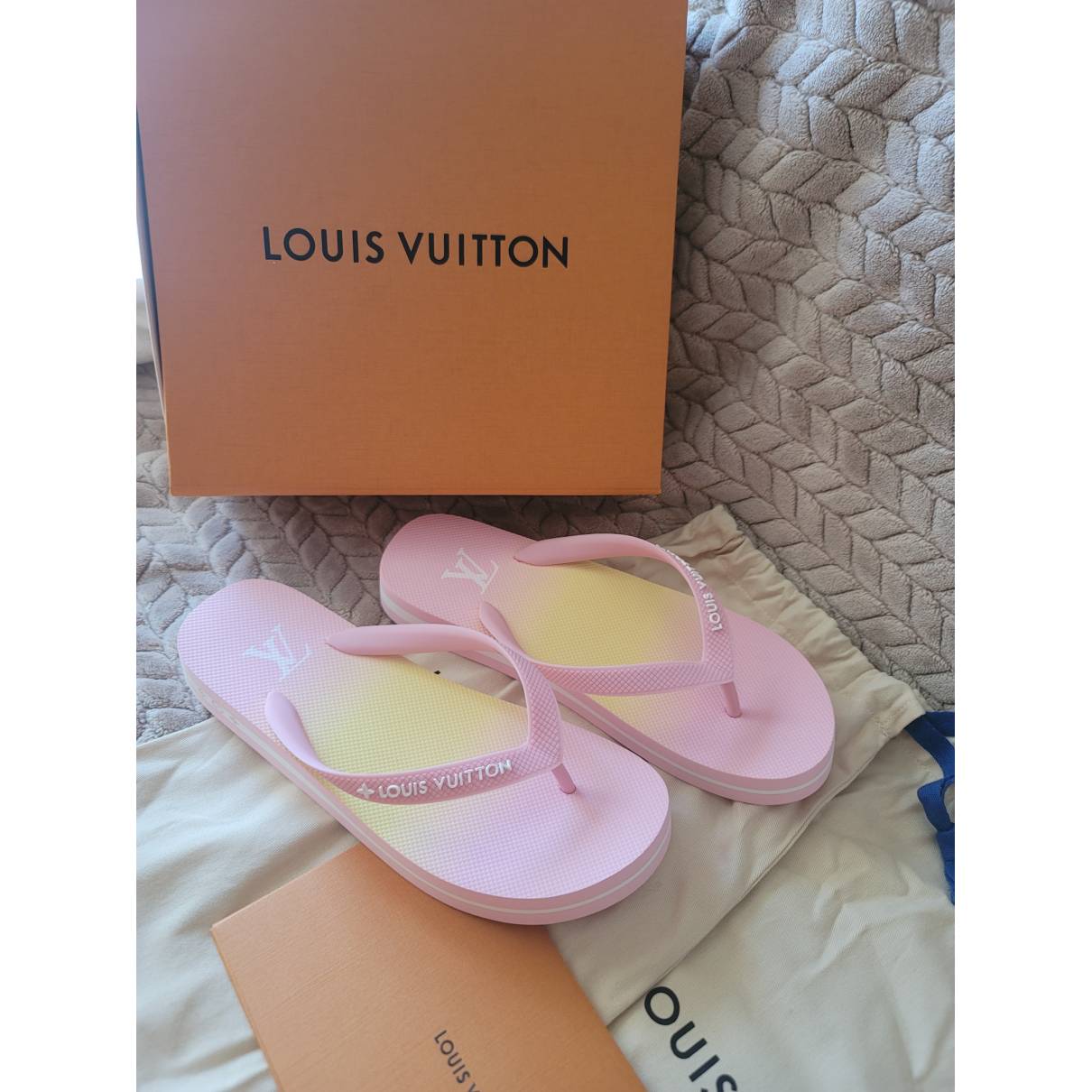 Louis Vuitton LV Monogram Rubber Slides It 39 | 9