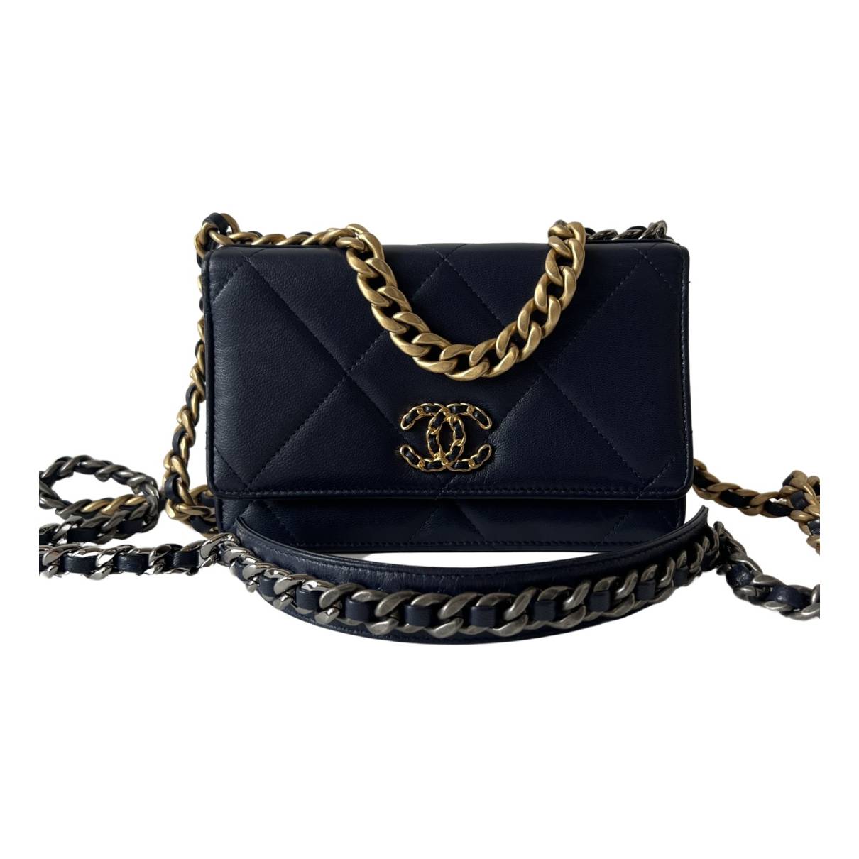 Wallet on chain chanel 19 leather handbag Chanel Navy in Leather