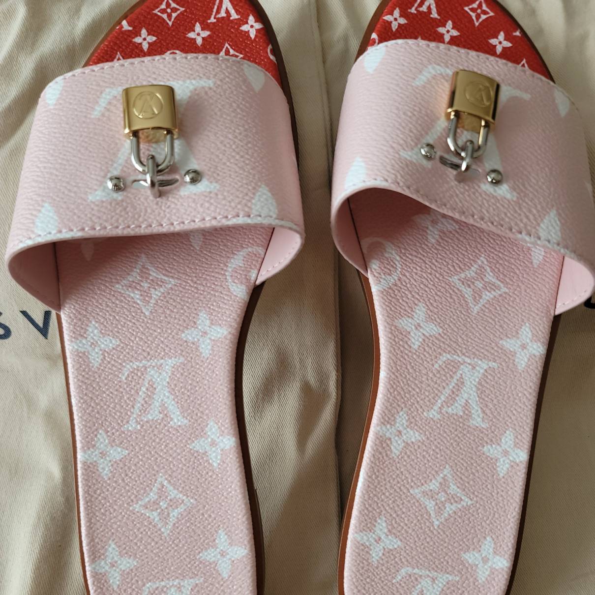 pink LOUIS VUITTON Women Sandals - Vestiaire Collective