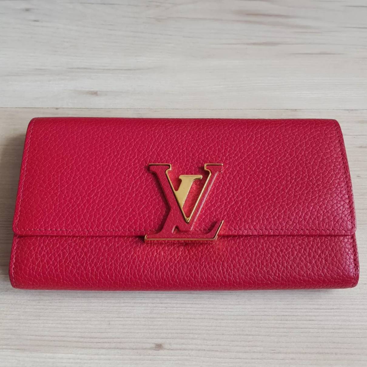 Capucines leather wallet Louis Vuitton Pink in Leather - 25656247